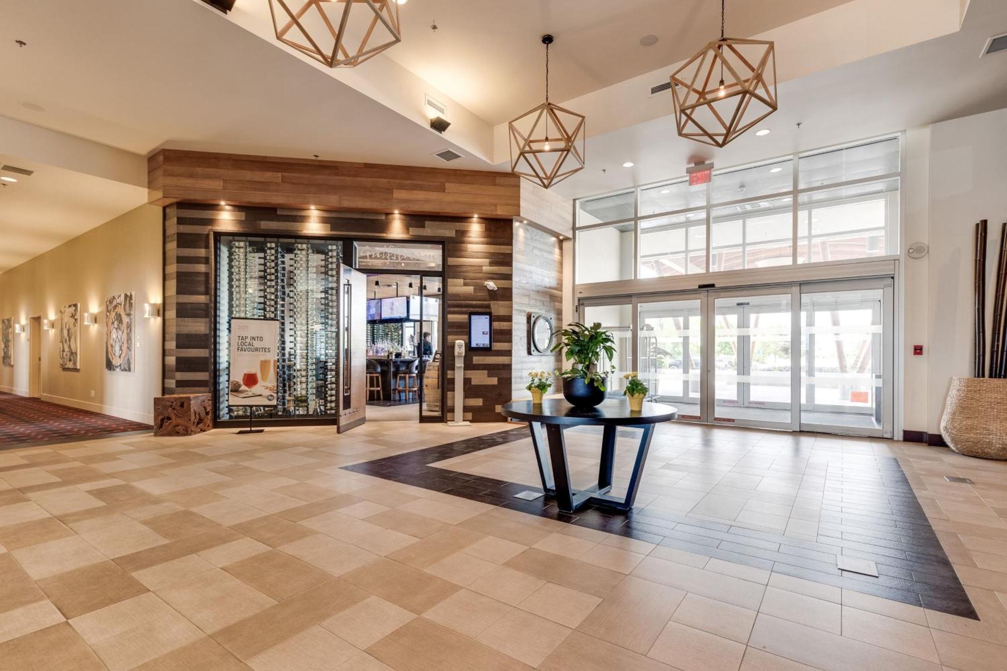 Four Points By Sheraton Kelowna Airport Exterior foto